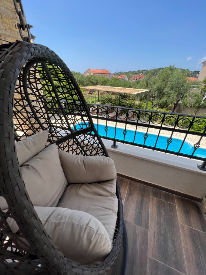 Äußeres, Villa Mila mit Pool, Murter, Dalmatien, Kroatien Murter