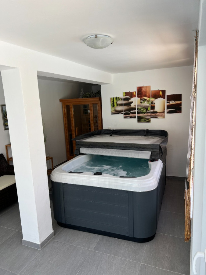 Äußeres, Villa Mila mit Pool, Murter, Dalmatien, Kroatien Murter